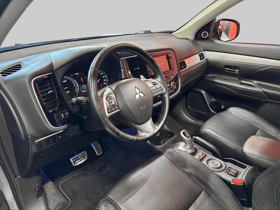 MITSUBISHI Outlander PHEV 2014