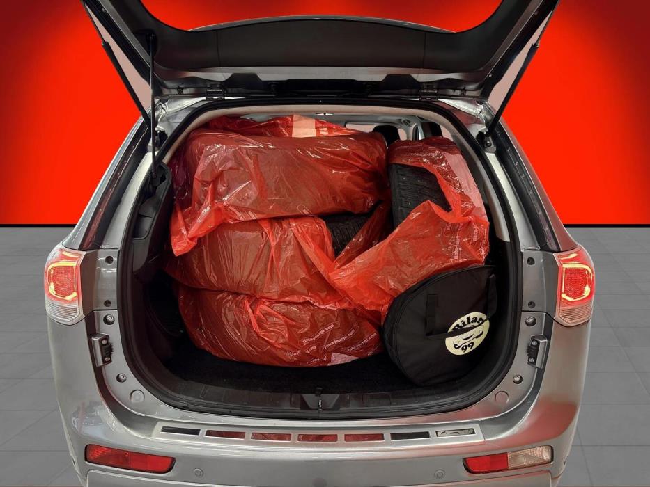 MITSUBISHI Outlander PHEV 2014