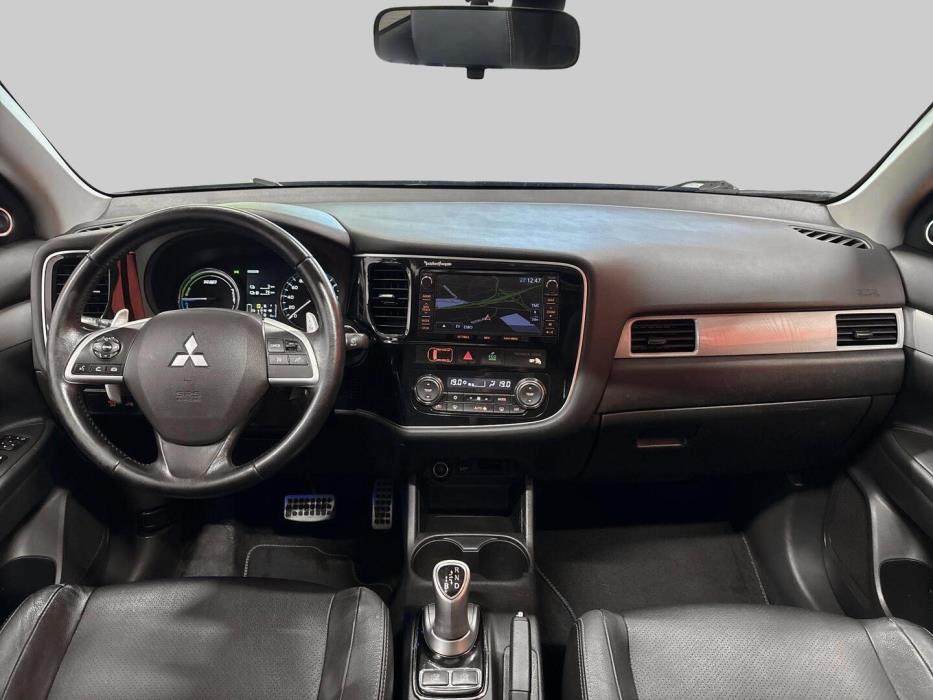 MITSUBISHI Outlander PHEV 2014