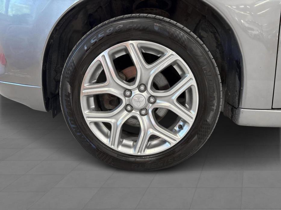 MITSUBISHI Outlander PHEV 2014