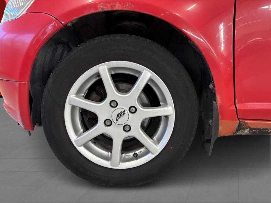 TOYOTA Yaris 2002