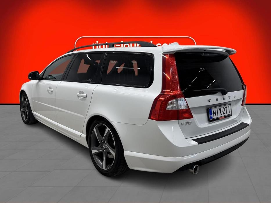 VOLVO V70 2013