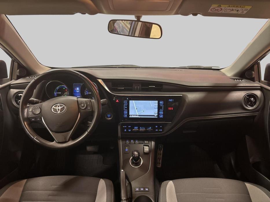TOYOTA Auris 2016