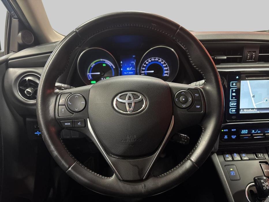 TOYOTA Auris 2016