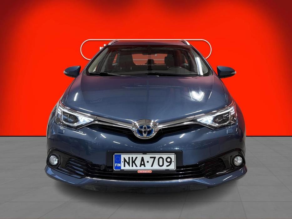 TOYOTA Auris 2016