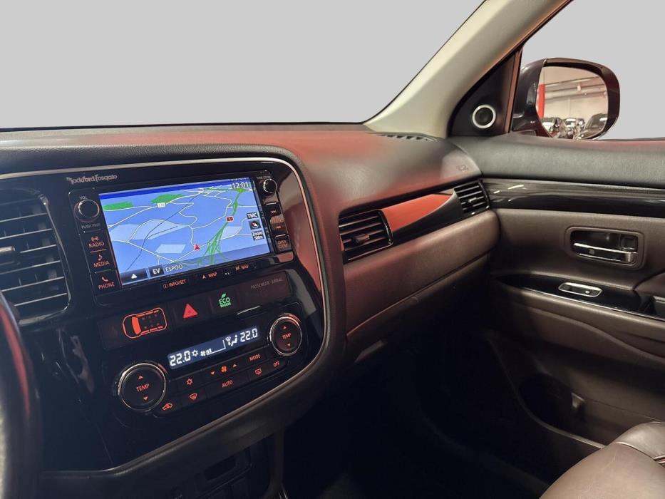 MITSUBISHI Outlander PHEV 2018