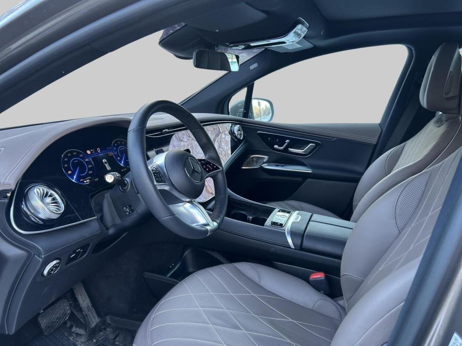 MERCEDES-BENZ EQE 2025