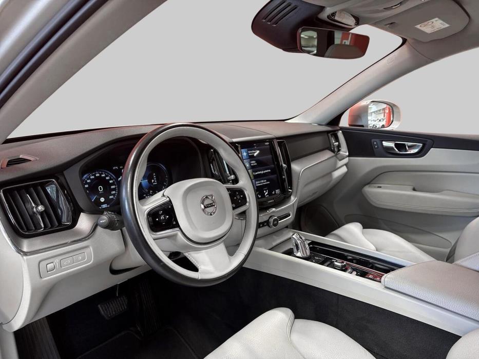 VOLVO XC60 2018