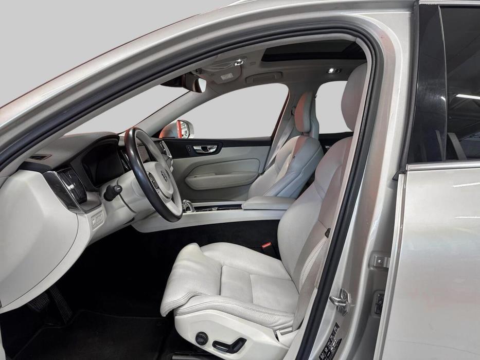 VOLVO XC60 2018