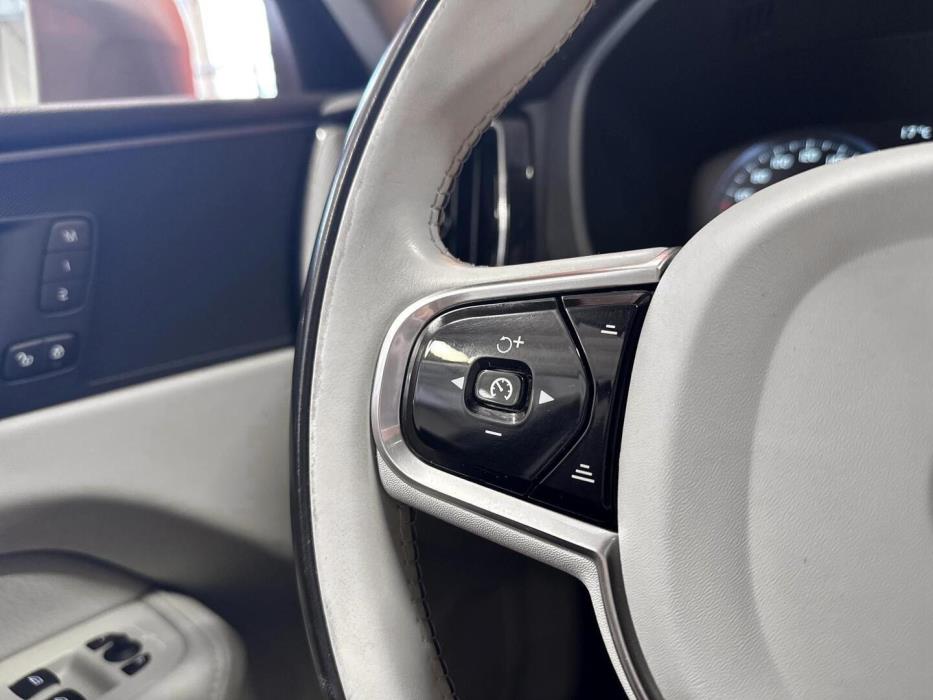 VOLVO XC60 2018