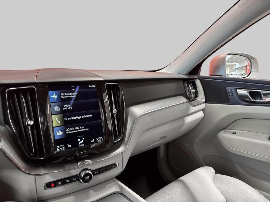 VOLVO XC60 2018