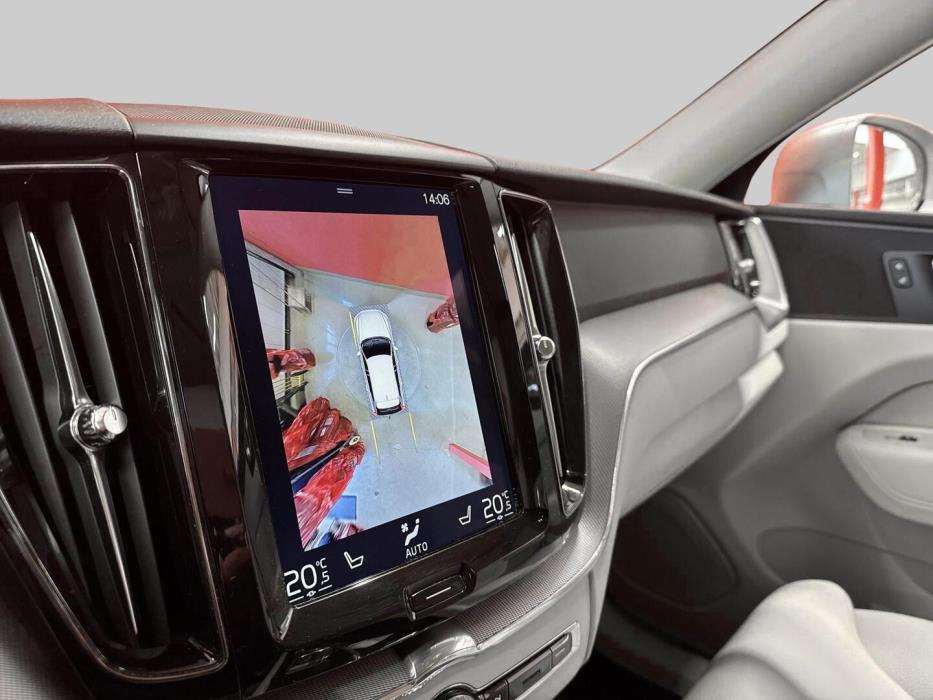 VOLVO XC60 2018