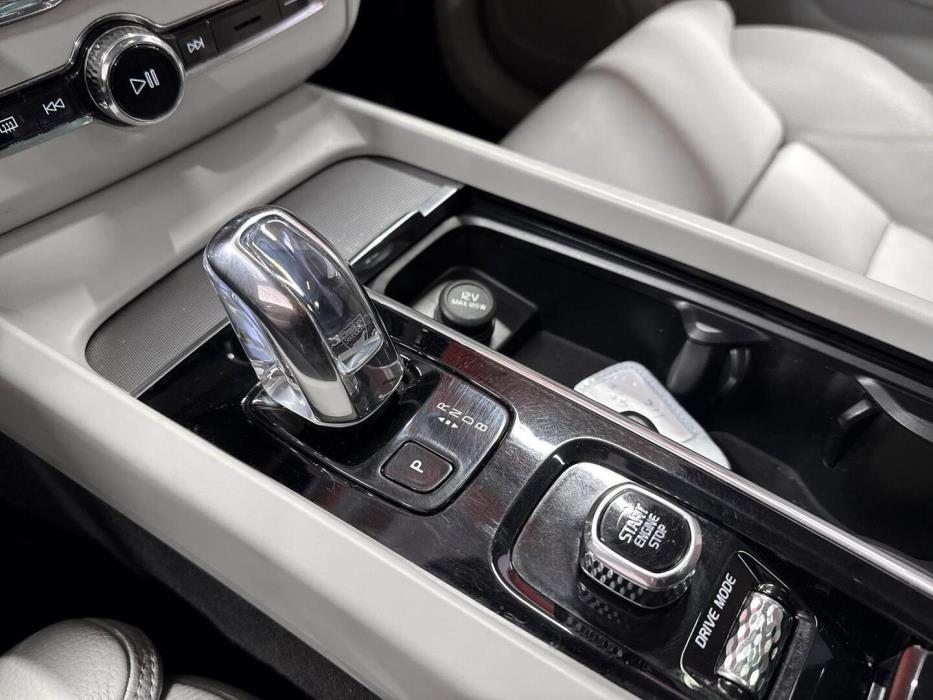VOLVO XC60 2018