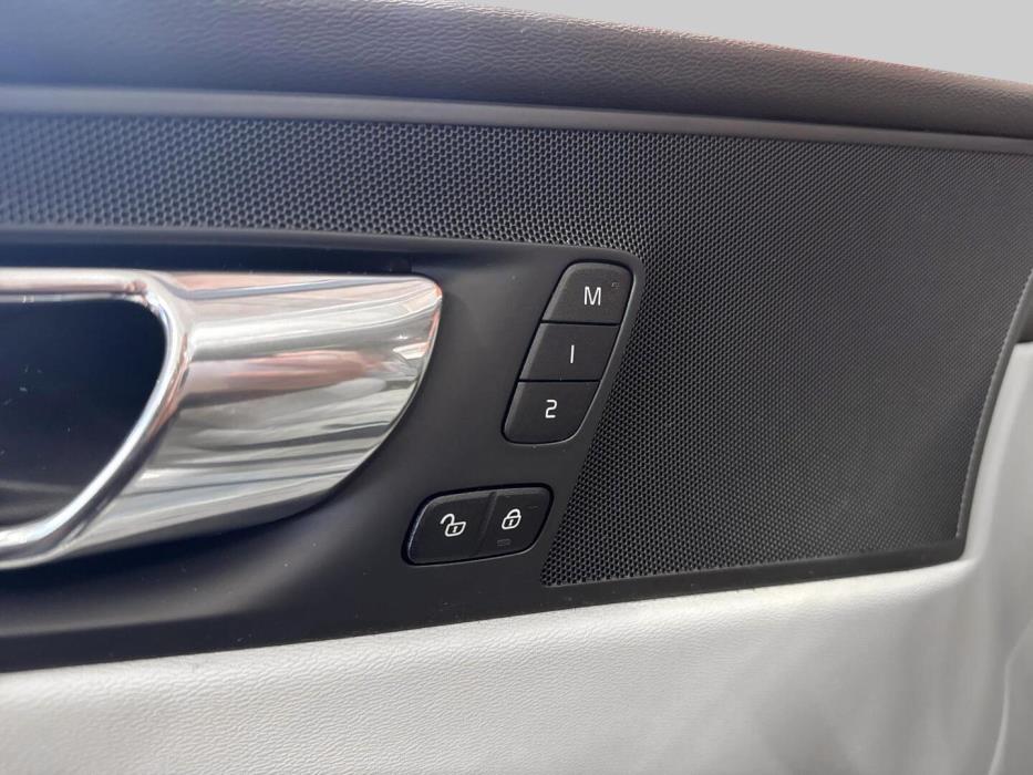VOLVO XC60 2018