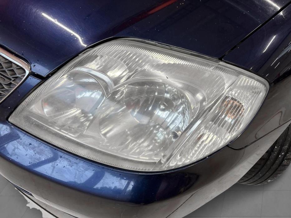 TOYOTA Corolla 2002