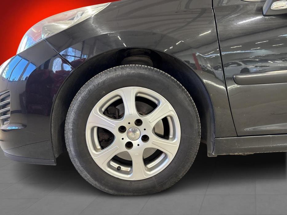 PEUGEOT 207 2010