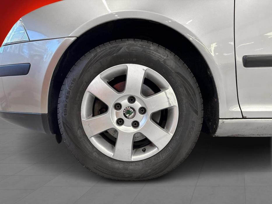 SKODA Octavia 2005