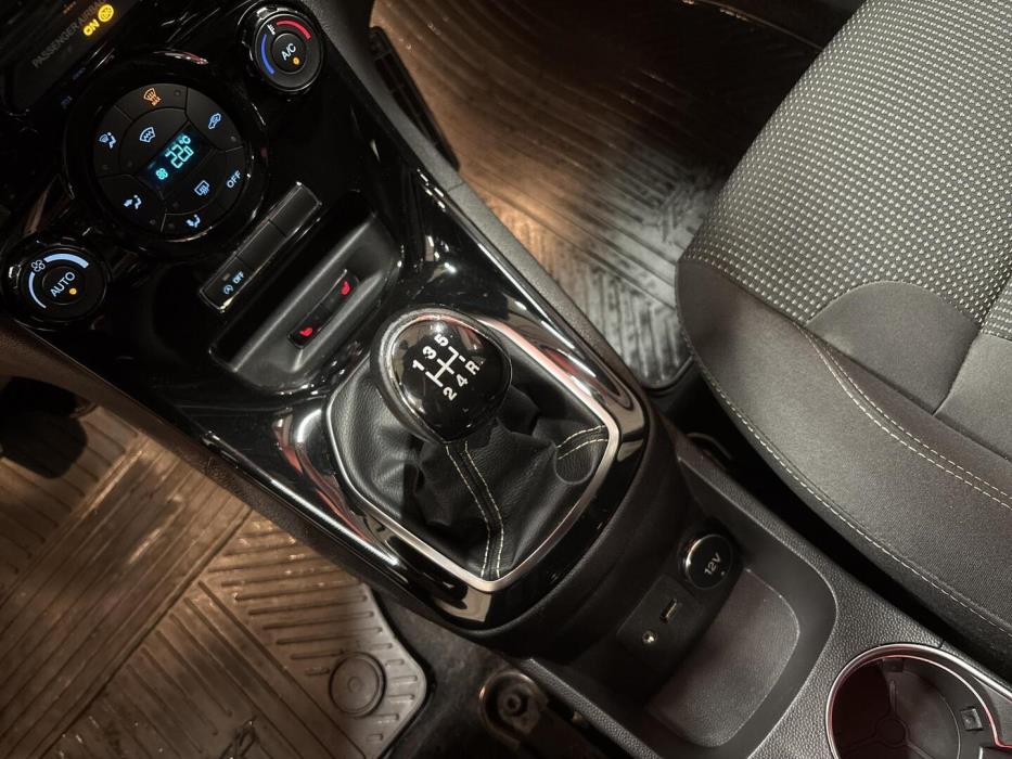 FORD Fiesta 2015