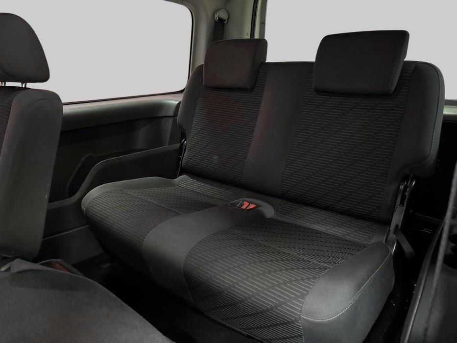 VOLKSWAGEN Caddy Maxi 2012