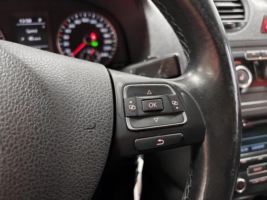 VOLKSWAGEN Caddy Maxi 2012