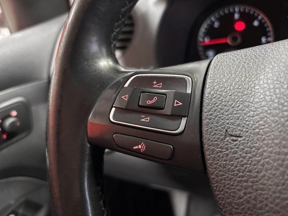 VOLKSWAGEN Caddy Maxi 2012