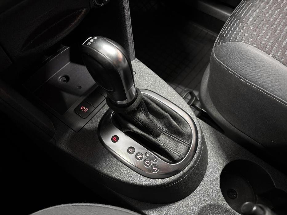 VOLKSWAGEN Caddy Maxi 2012