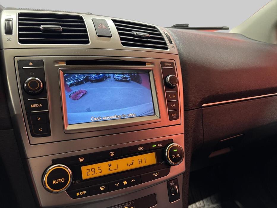 TOYOTA Avensis 2014