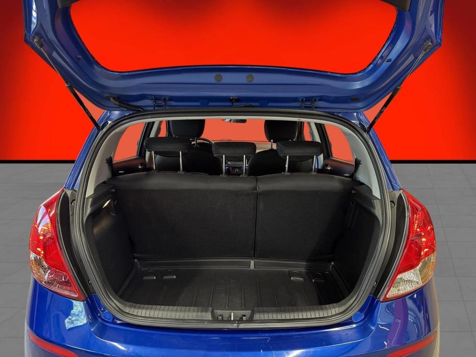 HYUNDAI i20 5d 2013