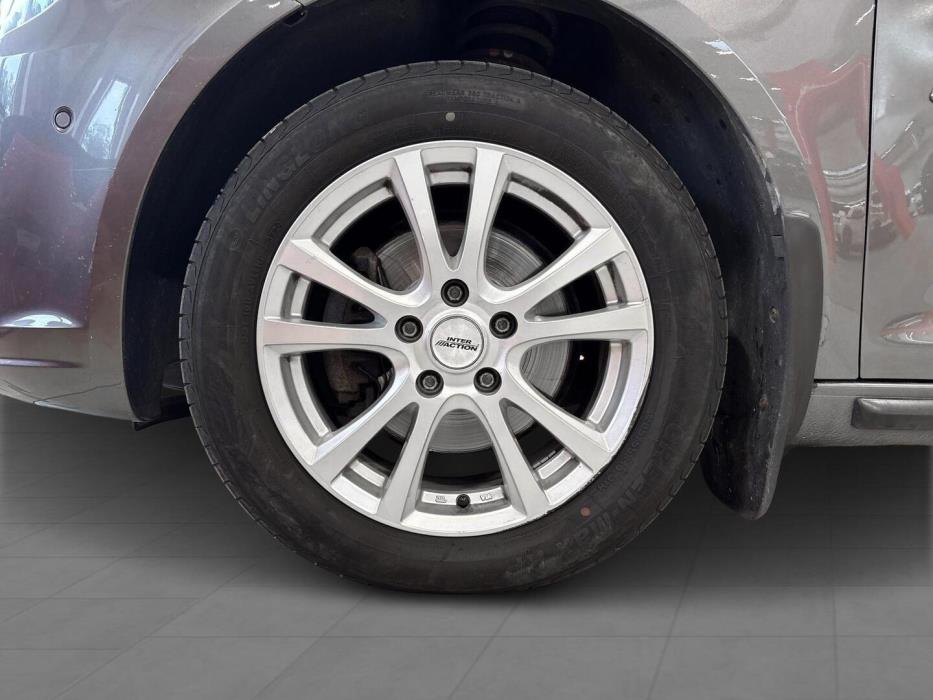 VOLKSWAGEN Touran 2011