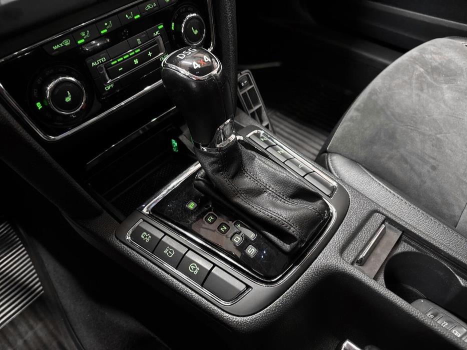 SKODA Superb 2015