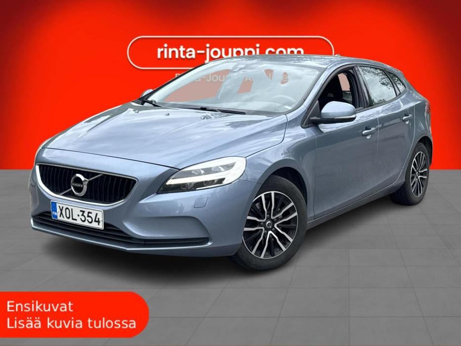 VOLVO V40 2018
