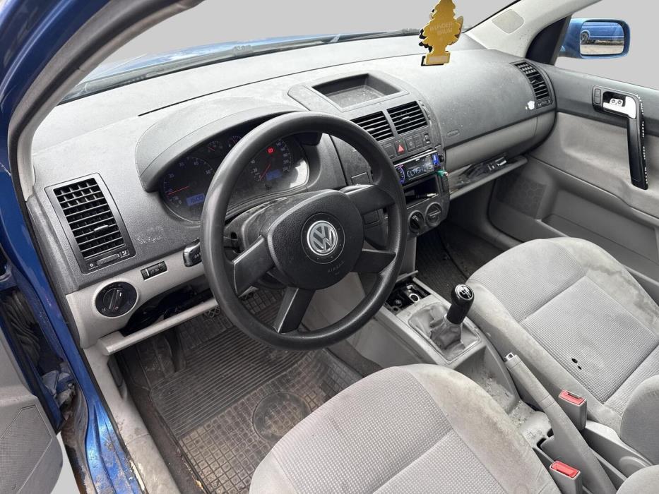 VOLKSWAGEN Polo 2004