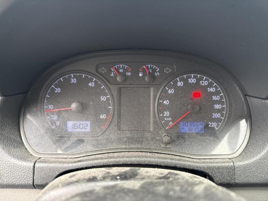 VOLKSWAGEN Polo 2004