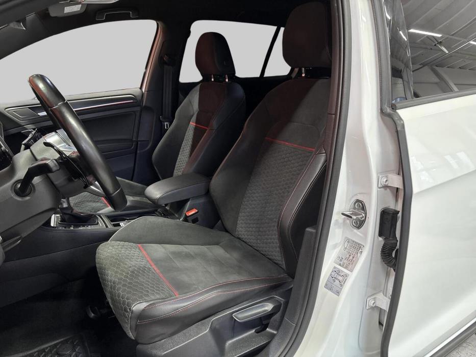 VOLKSWAGEN Golf 2018