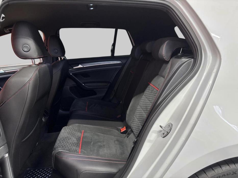 VOLKSWAGEN Golf 2018