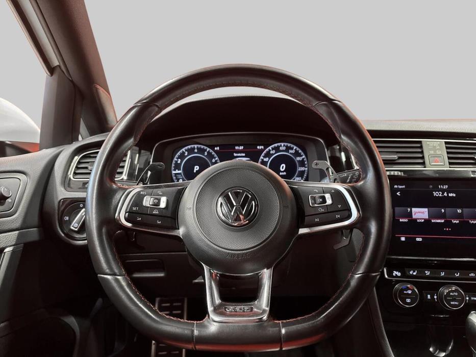 VOLKSWAGEN Golf 2018