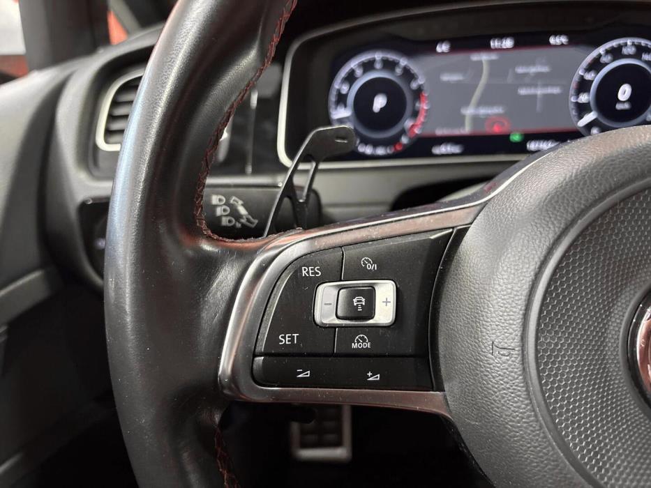 VOLKSWAGEN Golf 2018