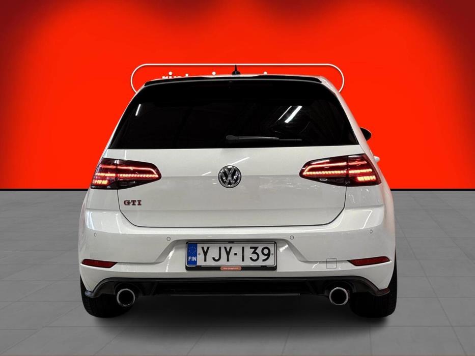 VOLKSWAGEN Golf 2018