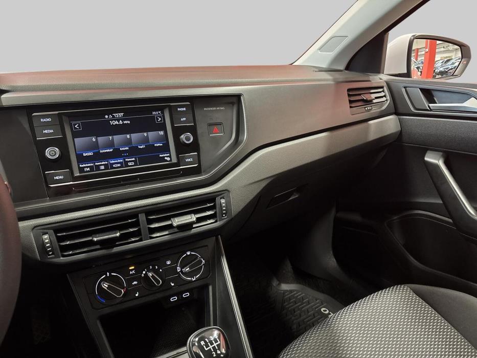 VOLKSWAGEN Polo 2022