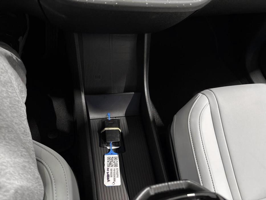 VOLVO EX30 2024