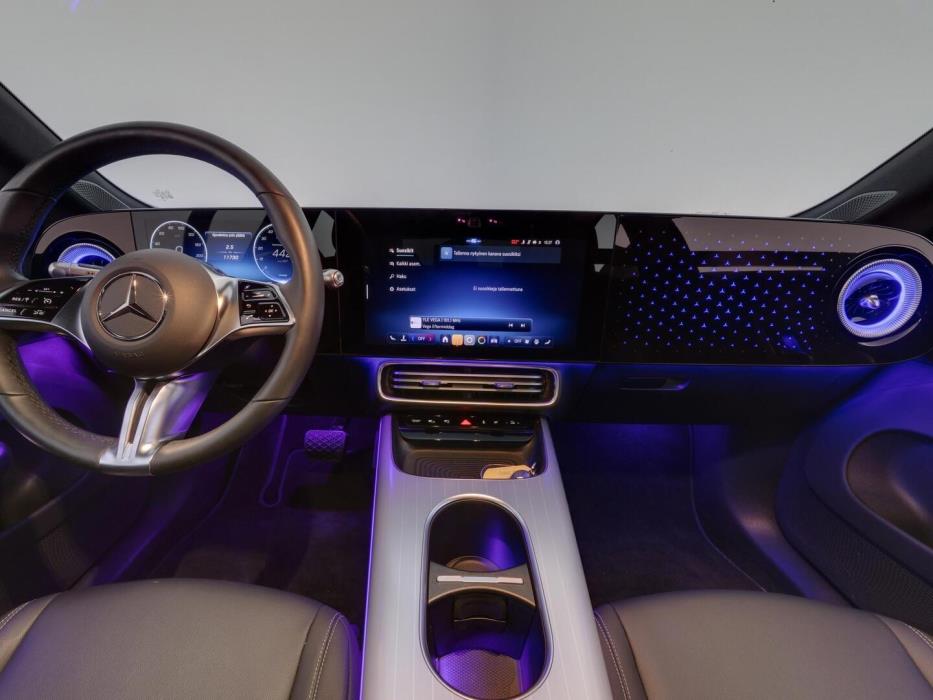 MERCEDES-BENZ CLA 2025