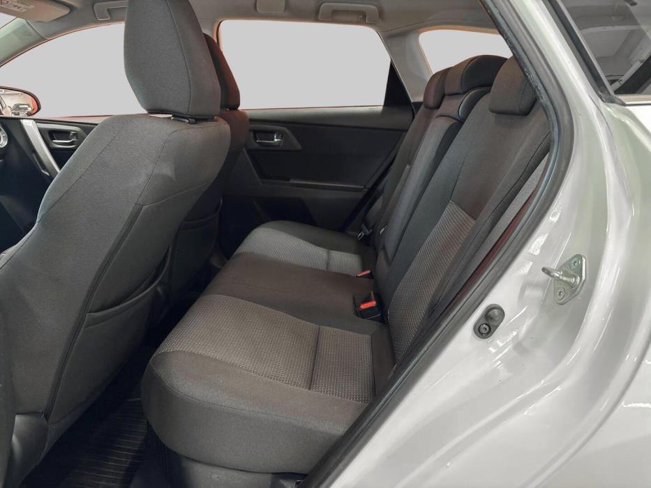 TOYOTA Auris 2013