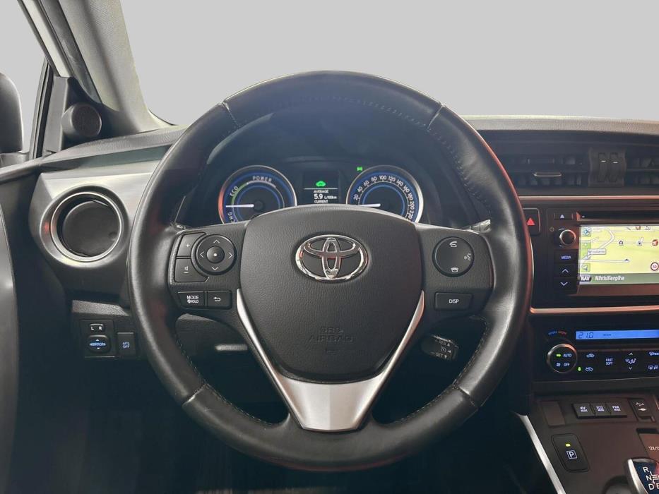 TOYOTA Auris 2013