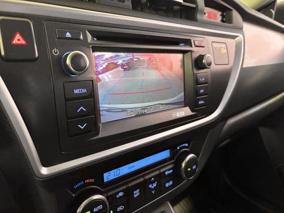 TOYOTA Auris 2013