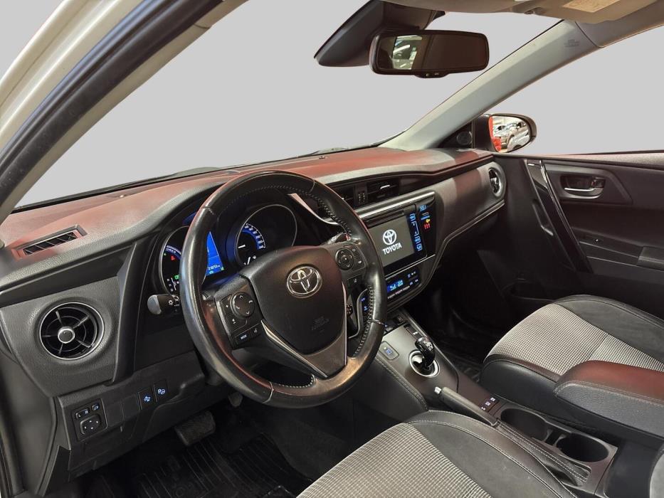 TOYOTA Auris 2016