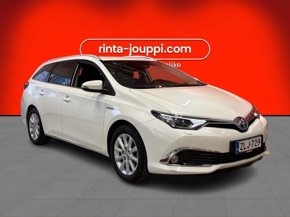 TOYOTA Auris 2016