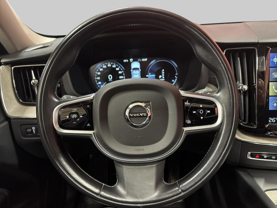 VOLVO XC60 2019