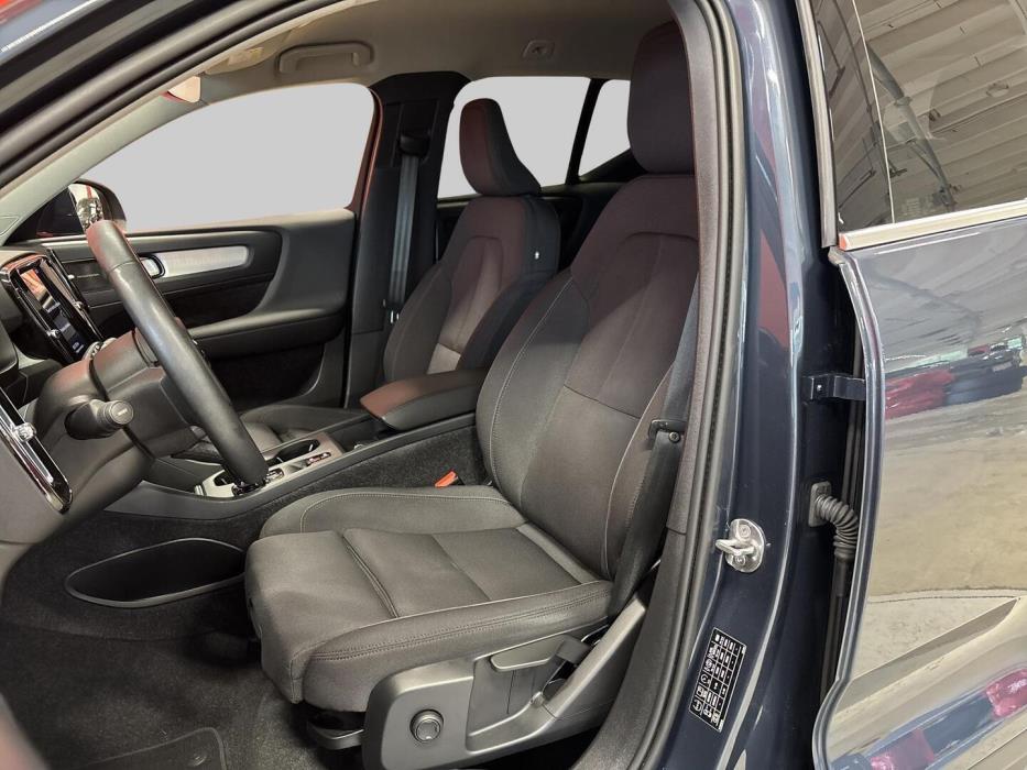 VOLVO XC40 2022