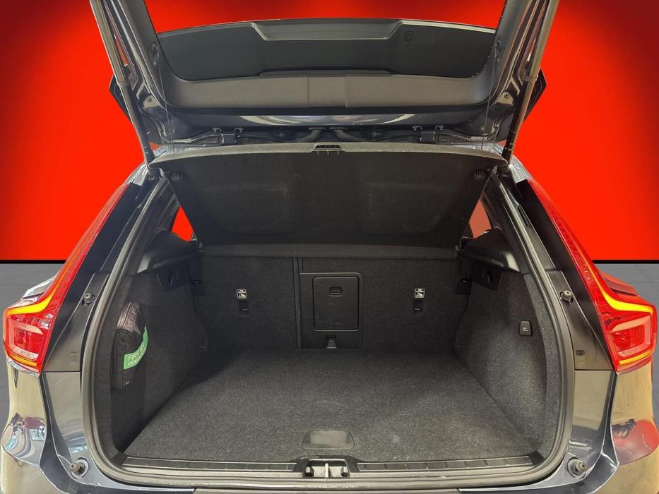VOLVO XC40 2022