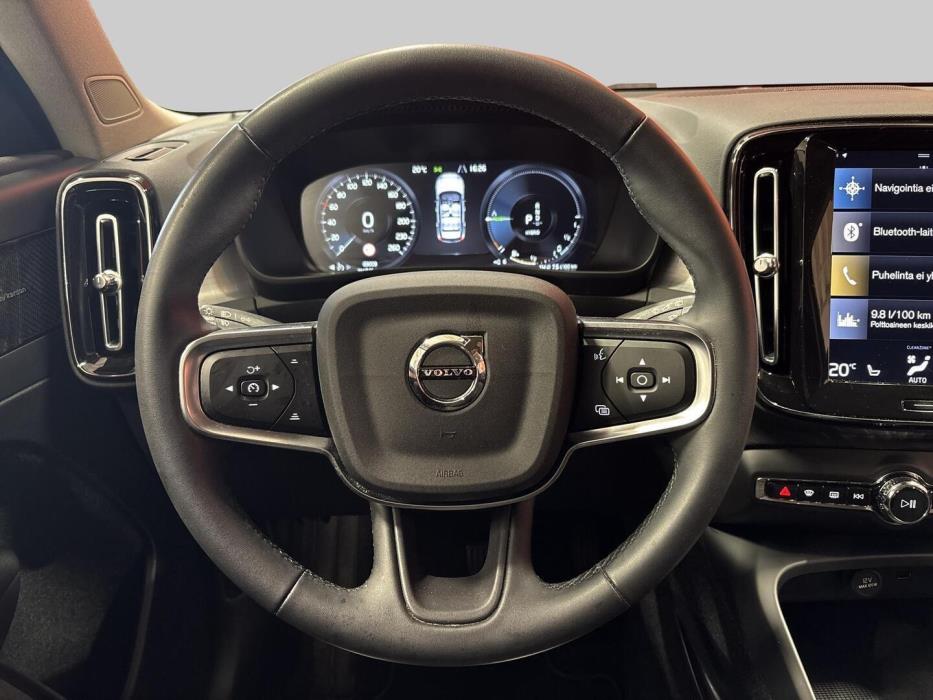 VOLVO XC40 2022